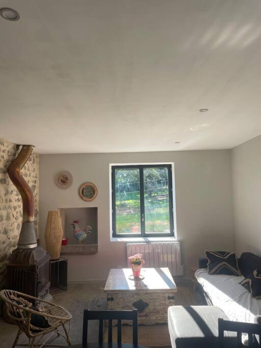 Gite La Roche Paisible Saint-Julien-de-Coppel Εξωτερικό φωτογραφία