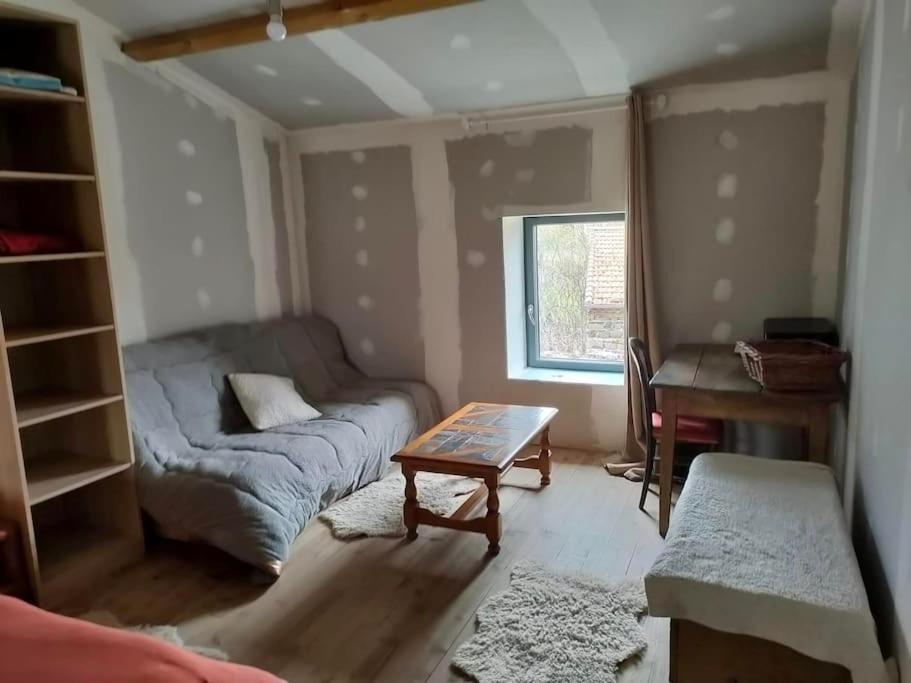 Gite La Roche Paisible Saint-Julien-de-Coppel Εξωτερικό φωτογραφία